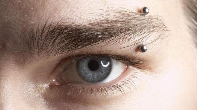 Personality shines from this moment: How do brow bone studs, lip studs and nose studs define your unique beauty?